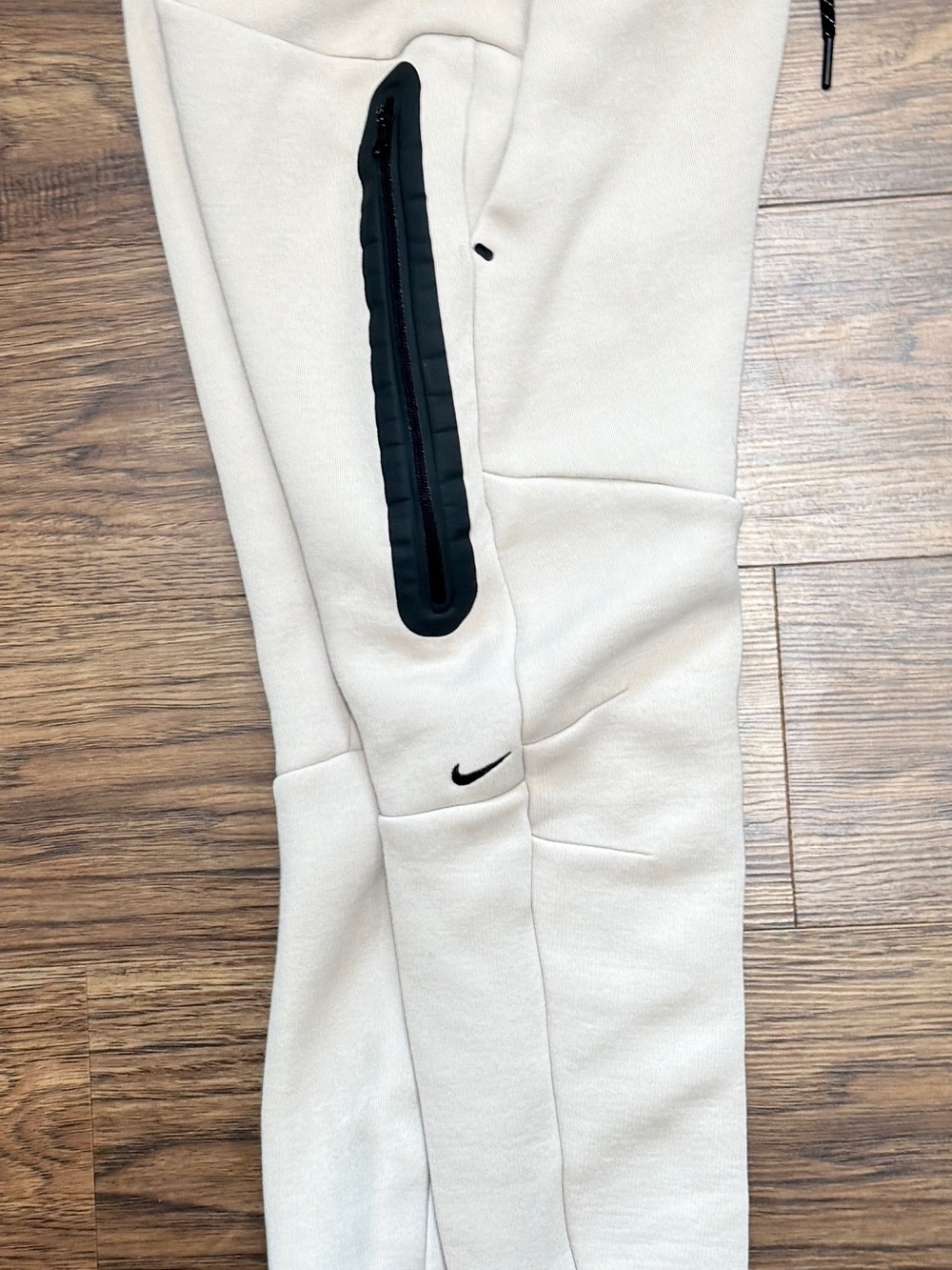 Nike Kids Off-White/Tan Jogger Sweatpants with Black Accents - Picture 3 of 5
